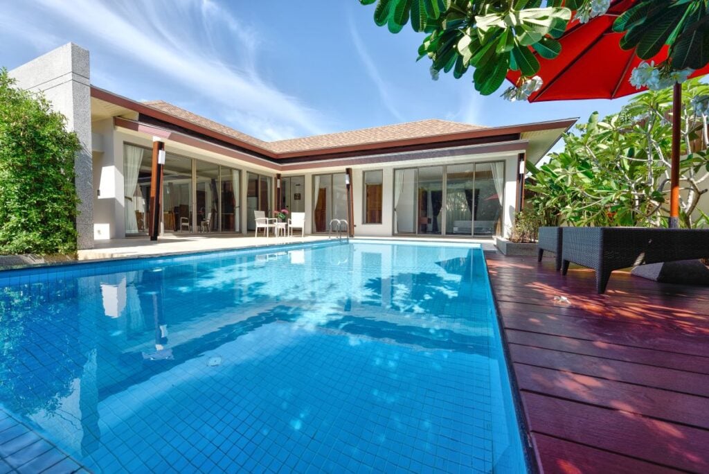 Exterior Modern tropical Villa with swimming pool